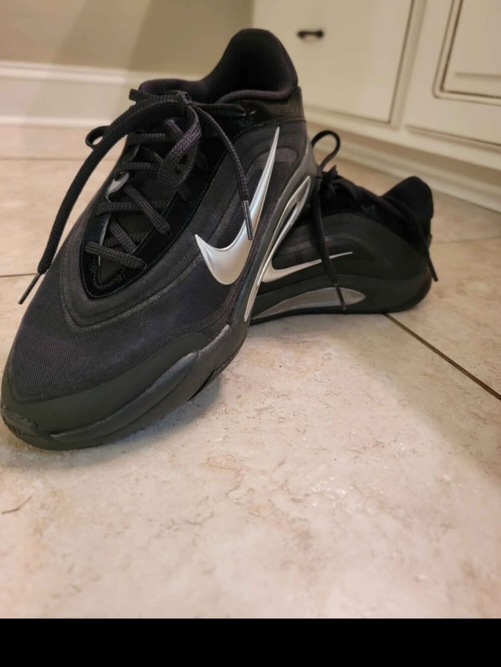 NIKE SNEAKERS